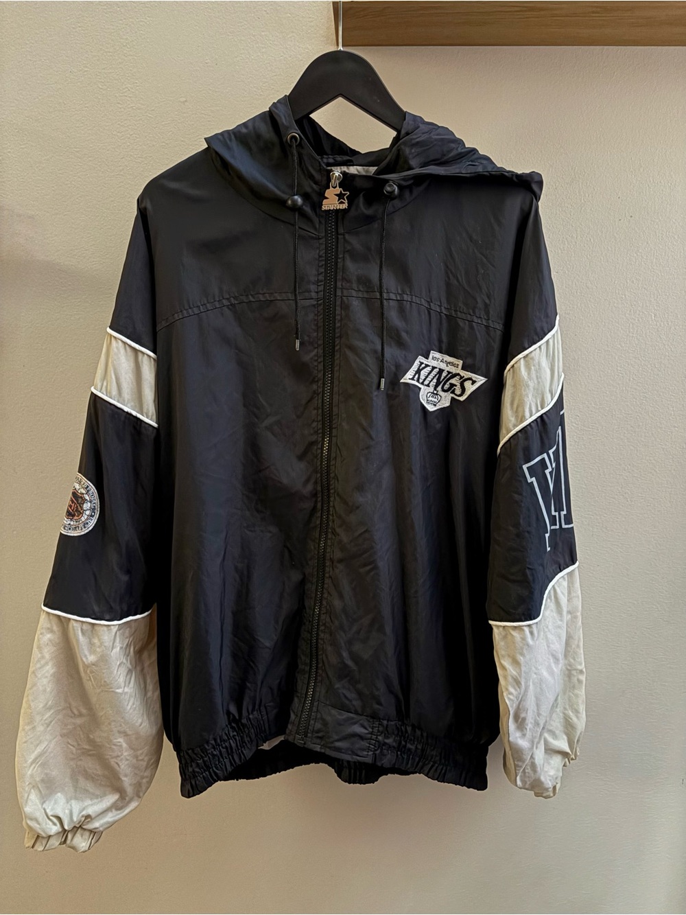 LA Kings VTG 90s grey/black zip-up Starter NHL jacket L/XL